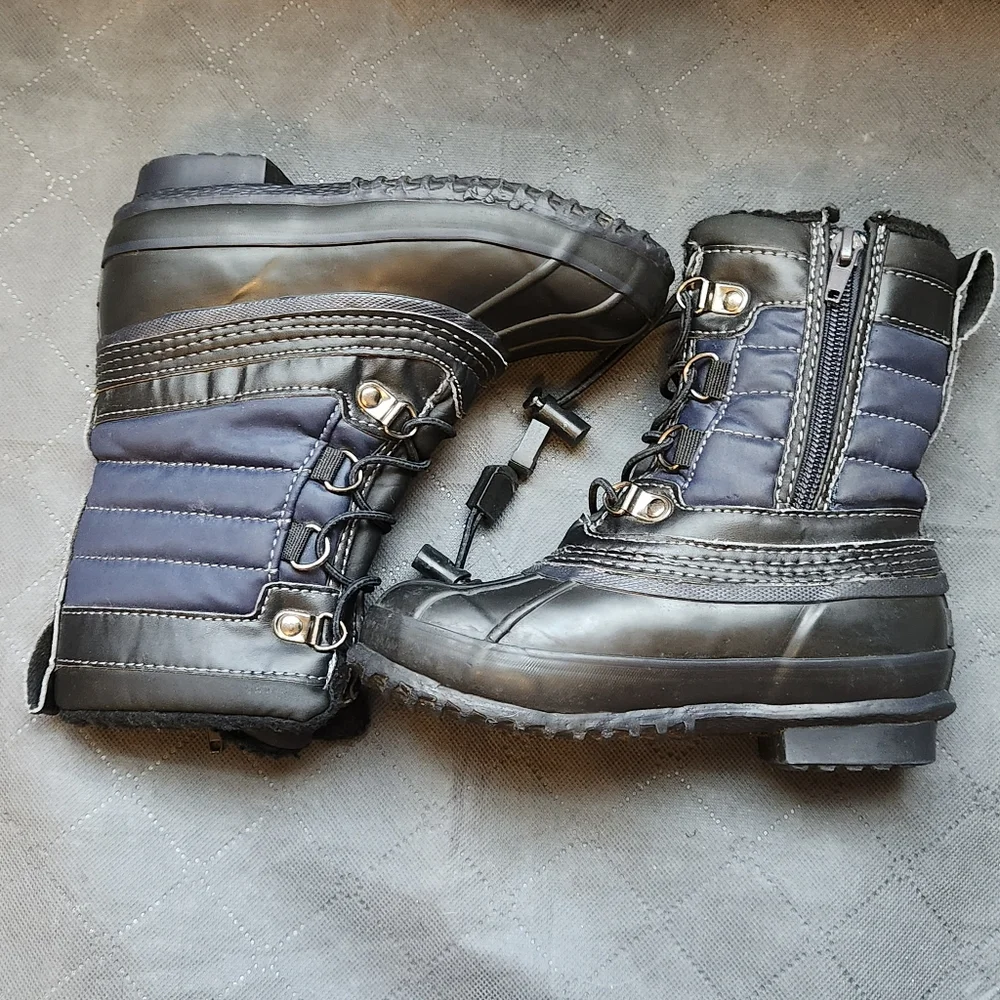 Land's End Black and Navy Snow Boots Size 11M